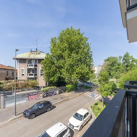 Beautiful Two-room In Maggiolina 公寓 *