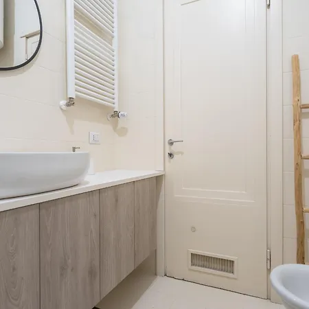 Beautiful Two-room In Maggiolina * Milán